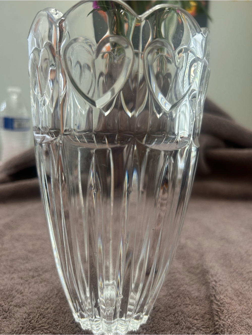 24% LED CRYSTAL Clear Heart-Accent Glass Vase - Unbranded